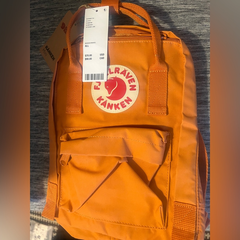 Brand NEW with tags FJALLRAVEN BAG